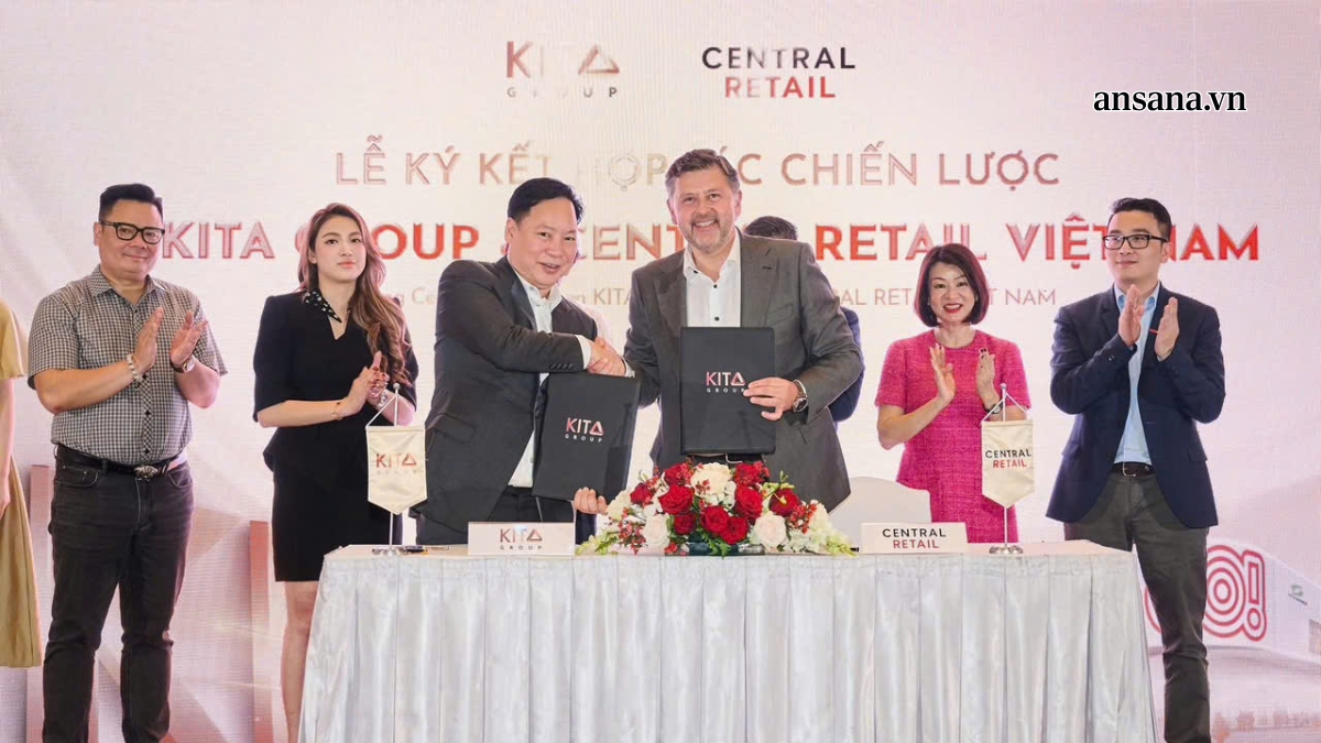 Lễ ký kết hợp tác giữa KITA Group và Central Retail Việt Nam.